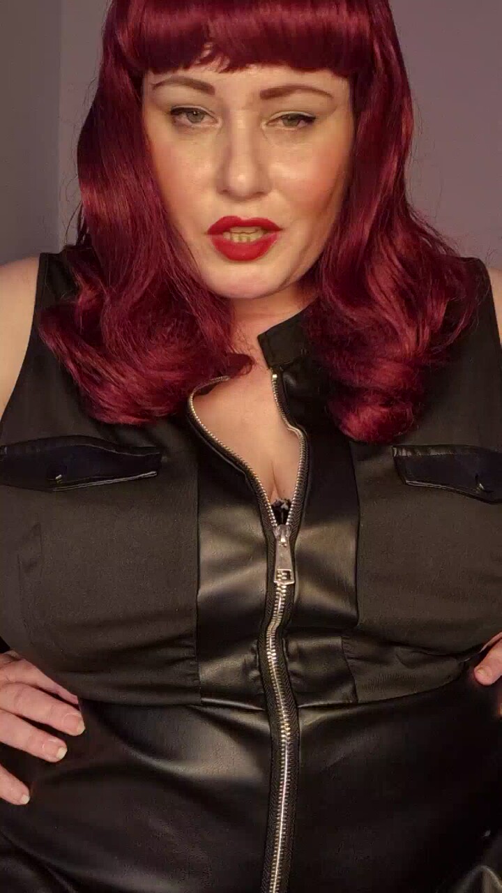 TheDevineMissDeviant