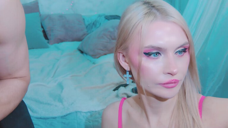 DenLina's Streamate show and profile