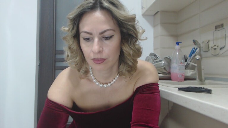 CARMIYNNA's Streamate show and profile