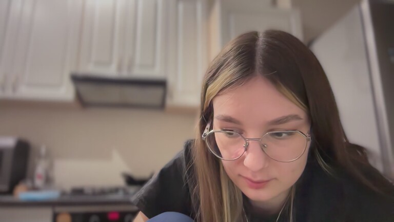 LonaSweet's Streamate show and profile